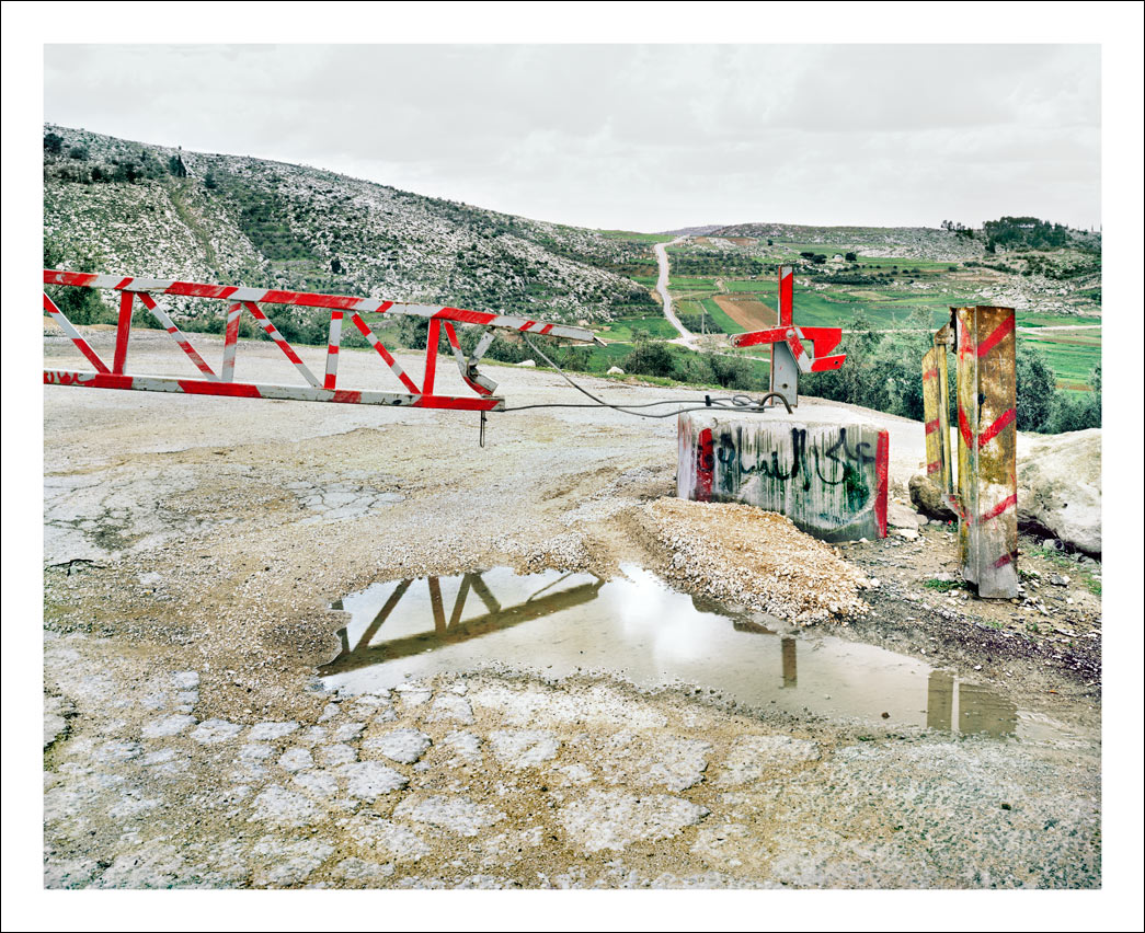 Road gate. Route 35, Hebron Hills.<br/> West Bank, Area C – full Israeli control over security, planning and construction.